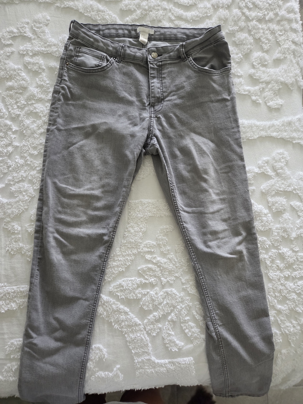 H&M Gray Skinny Jeans – Slim Everyday Style